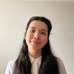 Anisa Akuv photo